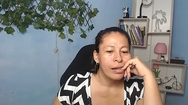 mature martina online show from 20, 12, 2025