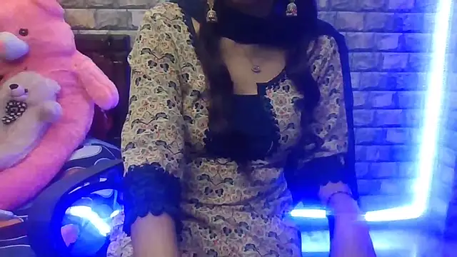 Sexy iknoor online show from 7, 10, 2025