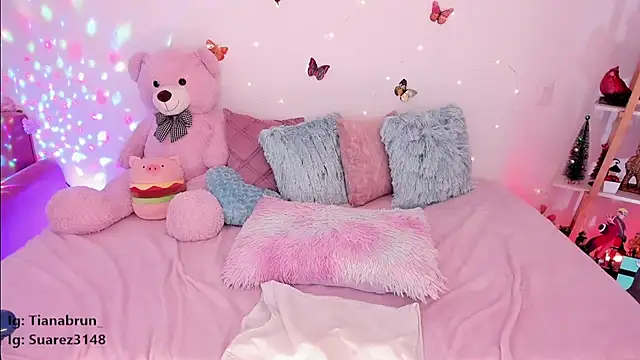 Zara uwu  online show from 6, 3, 2025