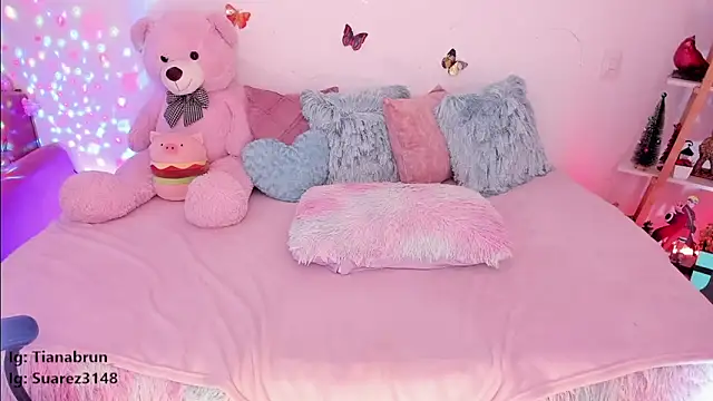 Zara uwu  online show from 17, 3, 2025