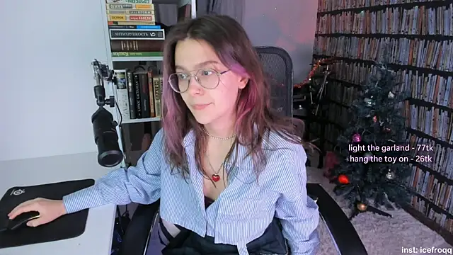 Snapshot of icefroqq chatting on 30, 12, 2024 icefroqq online show from 30, 12, 2024