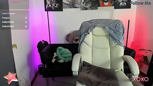 Snapshot of xx_adrihanna_xx chatting on 28, 2, 2025 xx adrihanna xx online show from 28, 2, 2025