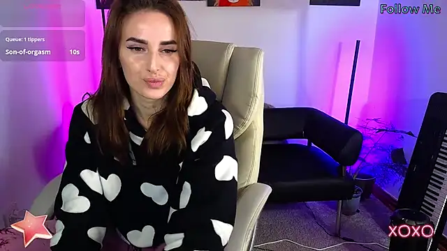 Snapshot of xx_adrihanna_xx chatting on 6, 3, 2025 xx adrihanna xx online show from 6, 3, 2025