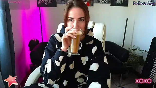 Snapshot of xx_adrihanna_xx chatting on 7, 3, 2025 xx adrihanna xx online show from 7, 3, 2025