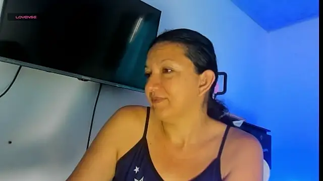 Snapshot of Angelblue_ chatting on 6, 6, 2026 Angelblue online show from 6, 6, 2026