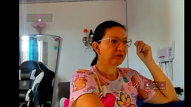 Snapshot of Angelblue_ chatting on 25, 6, 2026 Angelblue online show from 25, 6, 2026