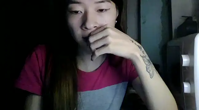 CarlyJoy online show from 16, 2, 2025