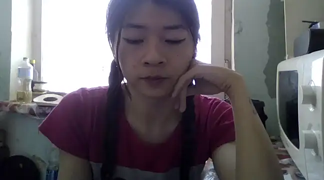 CarlyJoy online show from 17, 2, 2025