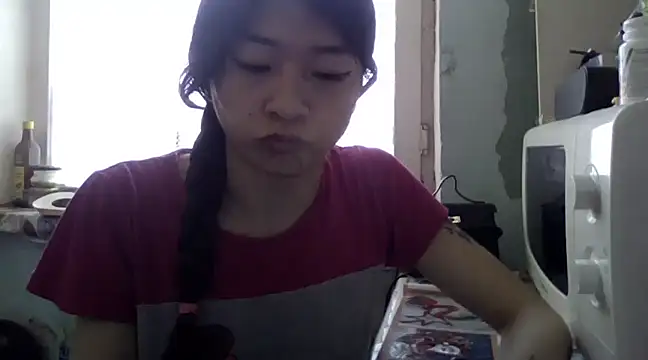 CarlyJoy online show from 20, 2, 2025