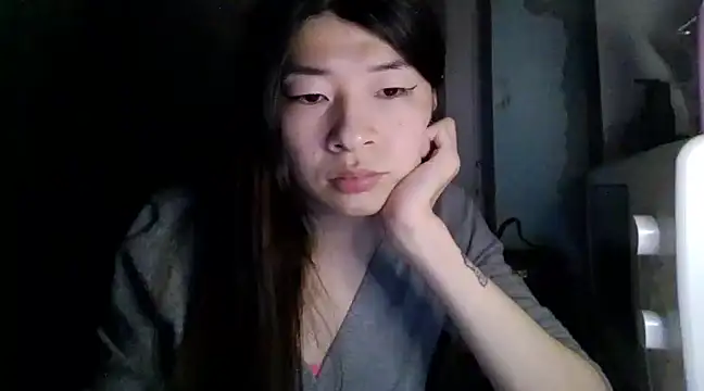 CarlyJoy online show from 4, 3, 2025