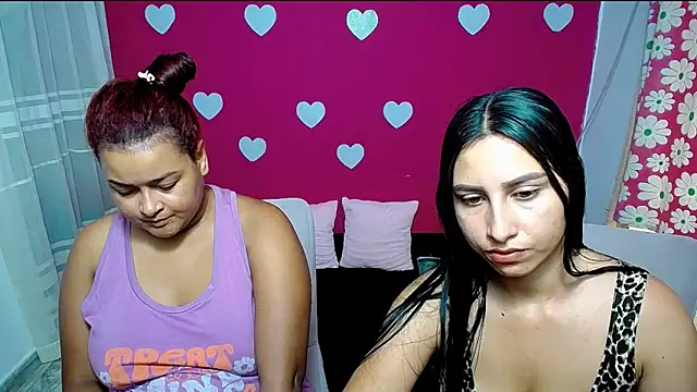 Snapshot of violeta_rous chatting on 27, 4, 2026 violeta rous online show from 27, 4, 2026
