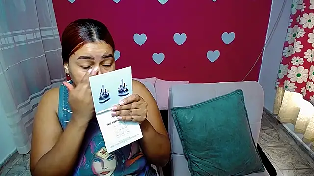 Snapshot of violeta_rous chatting on 17, 5, 2026 violeta rous online show from 17, 5, 2026