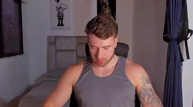 Snapshot of paul_rogerr chatting on 14, 2, 2025 paul rogerr online show from 14, 2, 2025