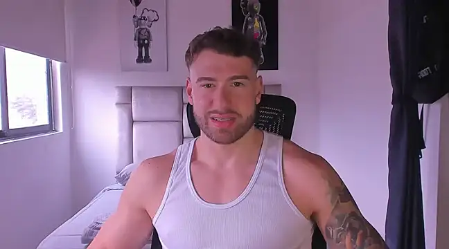 Snapshot of paul_rogerr chatting on 18, 2, 2025 paul rogerr online show from 18, 2, 2025