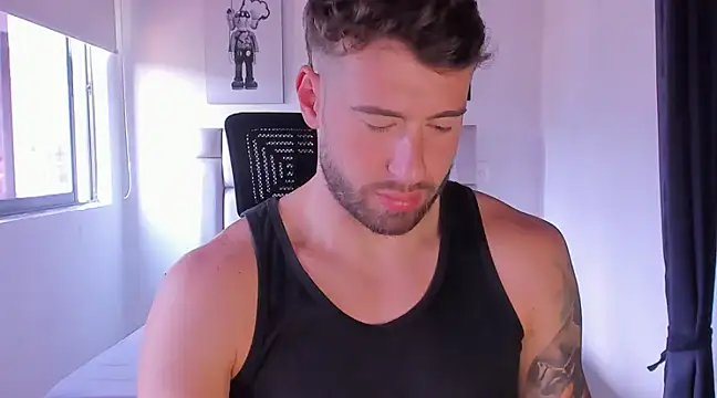 Snapshot of paul_rogerr chatting on 8, 3, 2025 paul rogerr online show from 8, 3, 2025