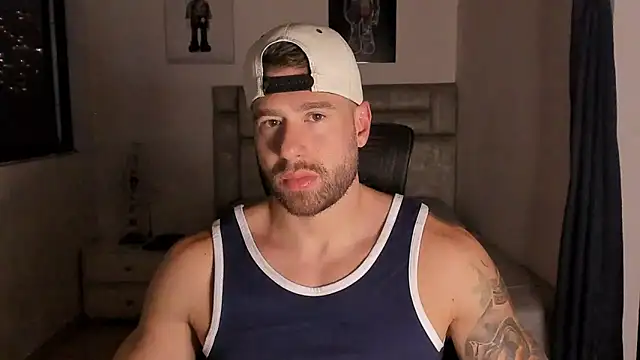 Snapshot of paul_rogerr chatting on 12, 9, 2025 paul rogerr online show from 12, 9, 2025