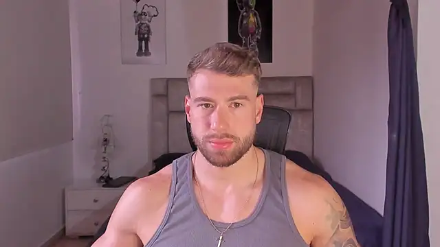 Snapshot of paul_rogerr chatting on 8, 10, 2025 paul rogerr online show from 8, 10, 2025