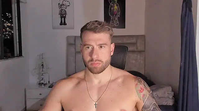 Snapshot of paul_rogerr chatting on 15, 10, 2025 paul rogerr online show from 15, 10, 2025