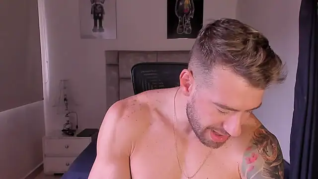 Snapshot of paul_rogerr chatting on 17, 10, 2025 paul rogerr online show from 17, 10, 2025