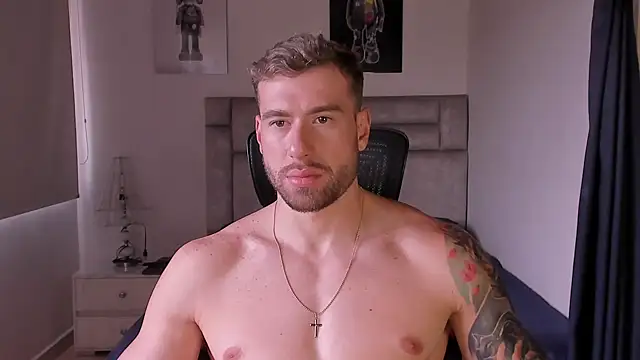 Snapshot of paul_rogerr chatting on 18, 10, 2025 paul rogerr online show from 18, 10, 2025