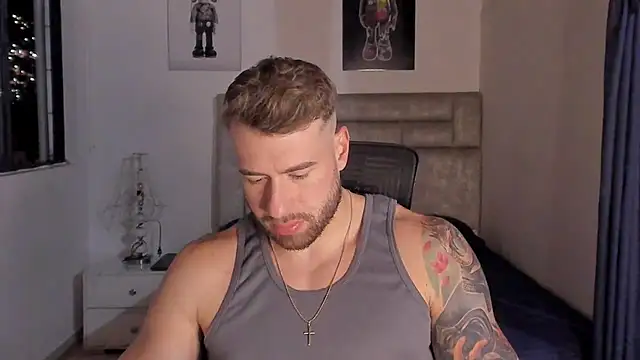 Snapshot of paul_rogerr chatting on 28, 10, 2025 paul rogerr online show from 28, 10, 2025