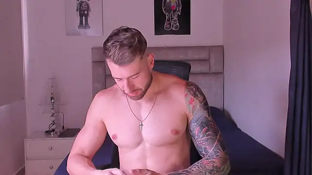 Snapshot of paul_rogerr chatting on 29, 10, 2025 paul rogerr online show from 29, 10, 2025