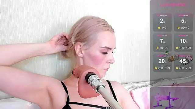 Kaya Devis online show from 24, 2, 2025