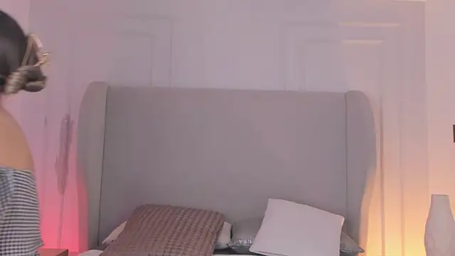 chloe d online show from 25, 10, 2025