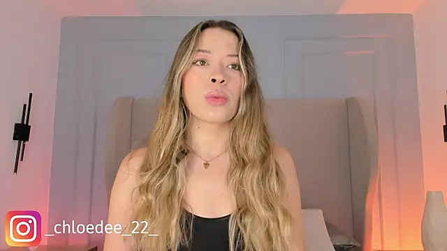 Snapshot of chloe_d chatting on 19, 2, 2026 chloe d online show from 19, 2, 2026