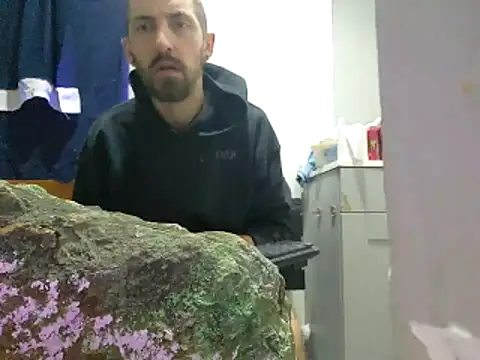 Bi curious86 online show from 15, 2, 2026