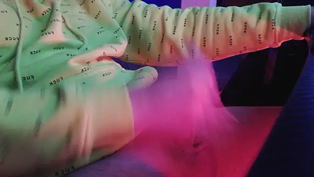 Snapshot of auilein chatting on 1, 2, 2025 auilein online show from 1, 2, 2025