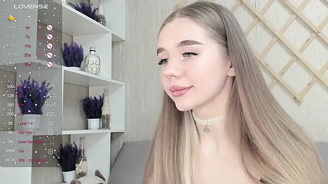 Snapshot of AutoBaby chatting on 1, 10, 2025 AutoBaby online show from 1, 10, 2025