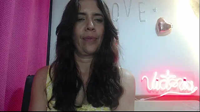 Victoria meester online show from 4, 3, 2025