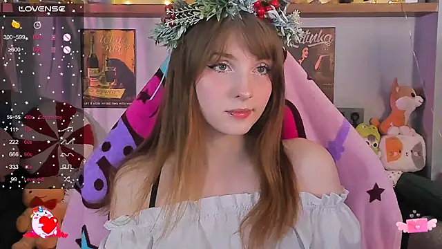 Snapshot of AliceLanley chatting on 20, 12, 2024 AliceLanley online show from 20, 12, 2024