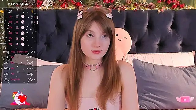 Snapshot of AliceLanley chatting on 28, 1, 2025 AliceLanley online show from 28, 1, 2025