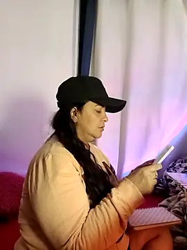 lucia vonne  online show from 22, 4, 2026