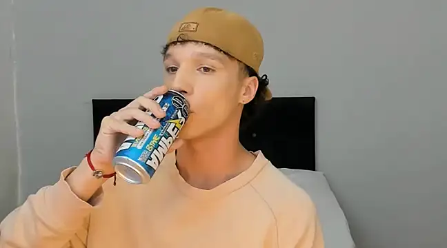 Snapshot of angelcortes chatting on 15, 3, 2025 angelcortes online show from 15, 3, 2025