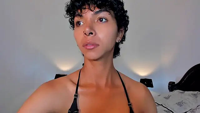 Snapshot of xhenisa_ chatting on 26, 1, 2025 xhenisa online show from 26, 1, 2025