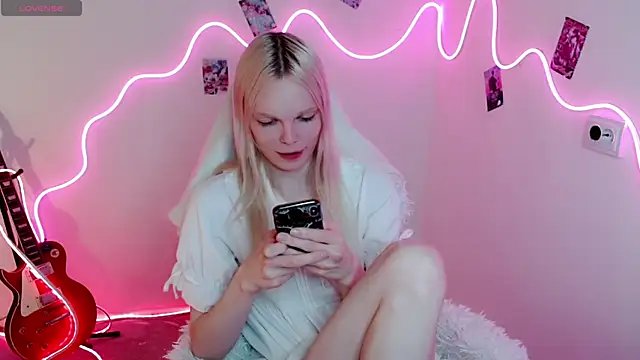 Emily Nyaffee online show from 24, 9, 2025