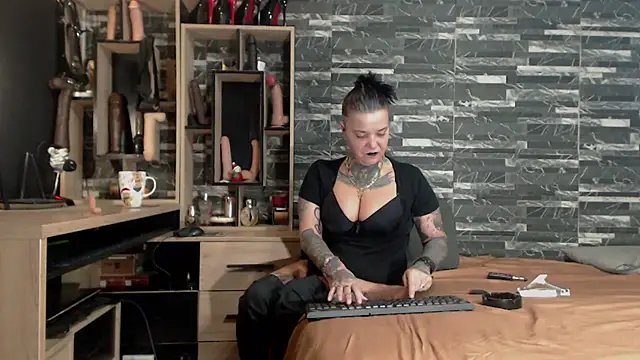 Mistress Miry online show from 12, 1, 2025