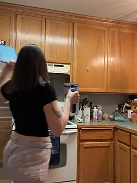 LadyLena1 online show from 4, 1, 2025