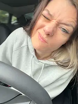 LadyLena1 online show from 18, 11, 2025