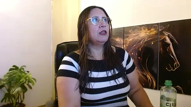 amalia brunette online show from 17, 4, 2026