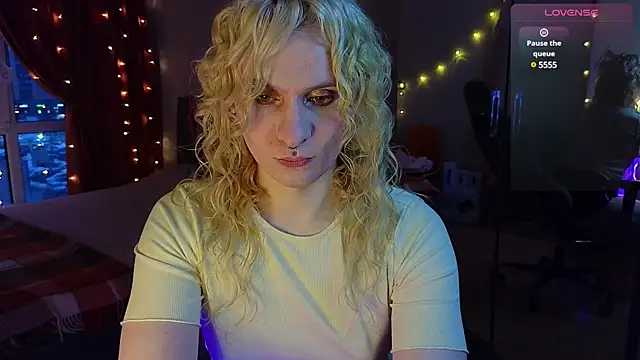 Lori Myaf online show from 2, 3, 2025