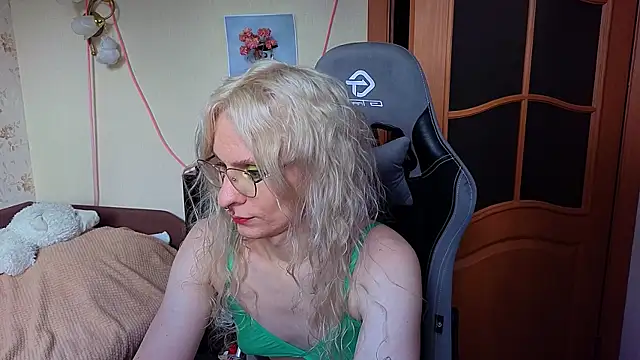 Lori Myaf online show from 28, 7, 2026