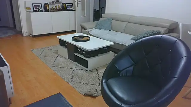 sarametisse26 online show from 6, 10, 2025