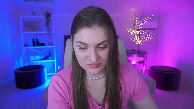 EmmyCharmm online show from 7, 6, 2026
