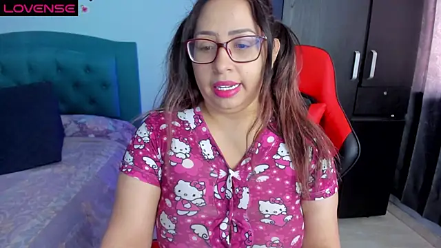 Snapshot of charlotee_lovee69 chatting on 6, 2, 2025 charlotee lovee69 online show from 6, 2, 2025