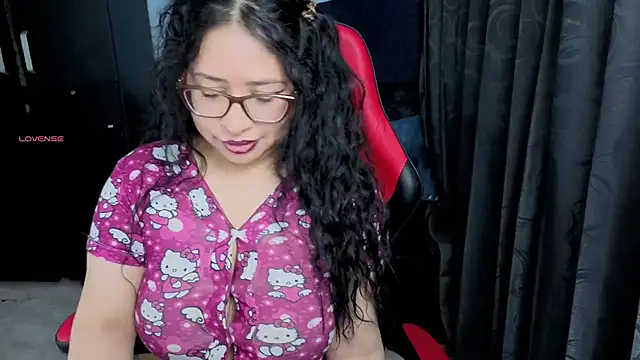 Snapshot of charlotee_lovee69 chatting on 13, 9, 2025 charlotee lovee69 online show from 13, 9, 2025