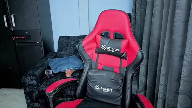 Snapshot of charlotee_lovee69 chatting on 6, 10, 2025 charlotee lovee69 online show from 6, 10, 2025